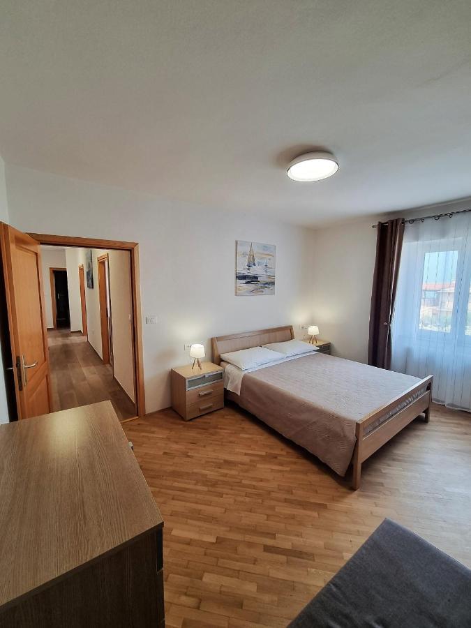 אומאג Apartments Valentina מראה חיצוני תמונה
