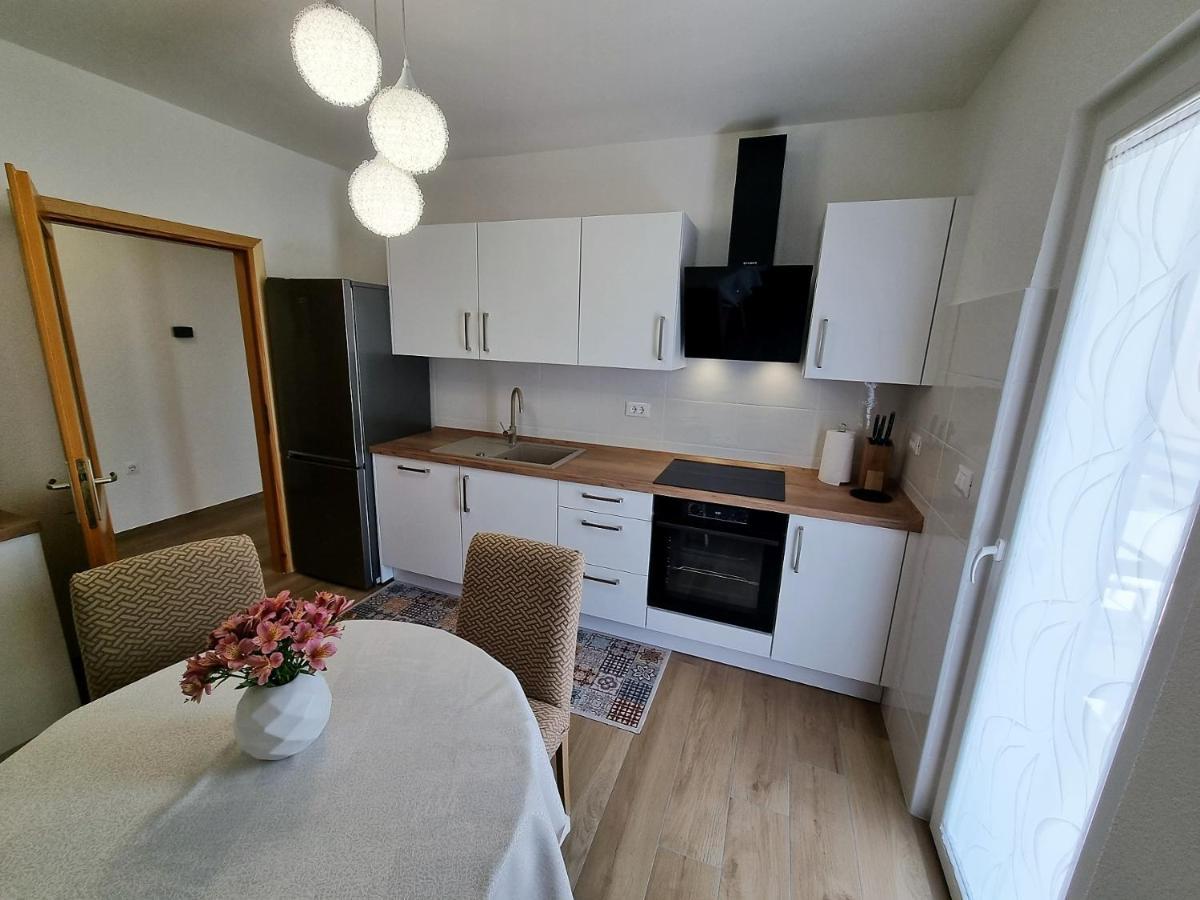 אומאג Apartments Valentina מראה חיצוני תמונה
