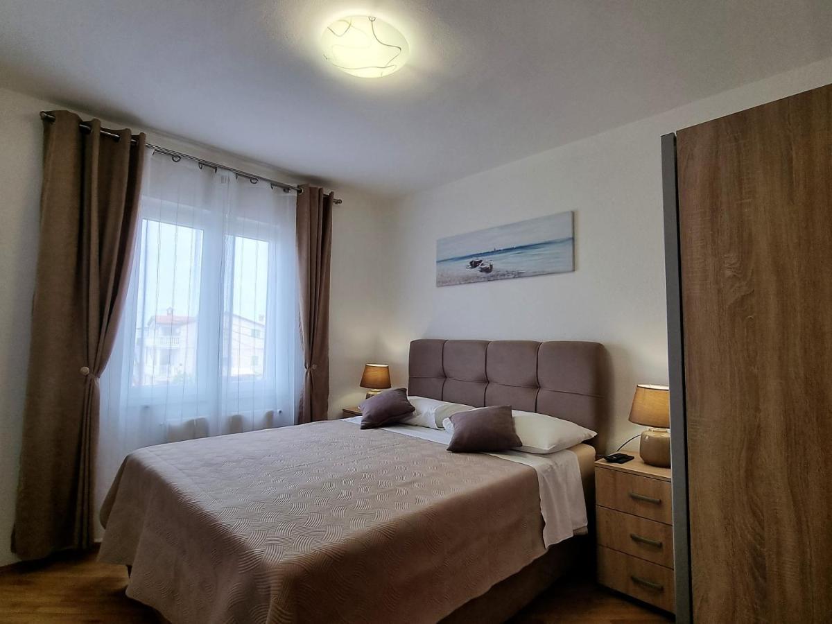 אומאג Apartments Valentina מראה חיצוני תמונה