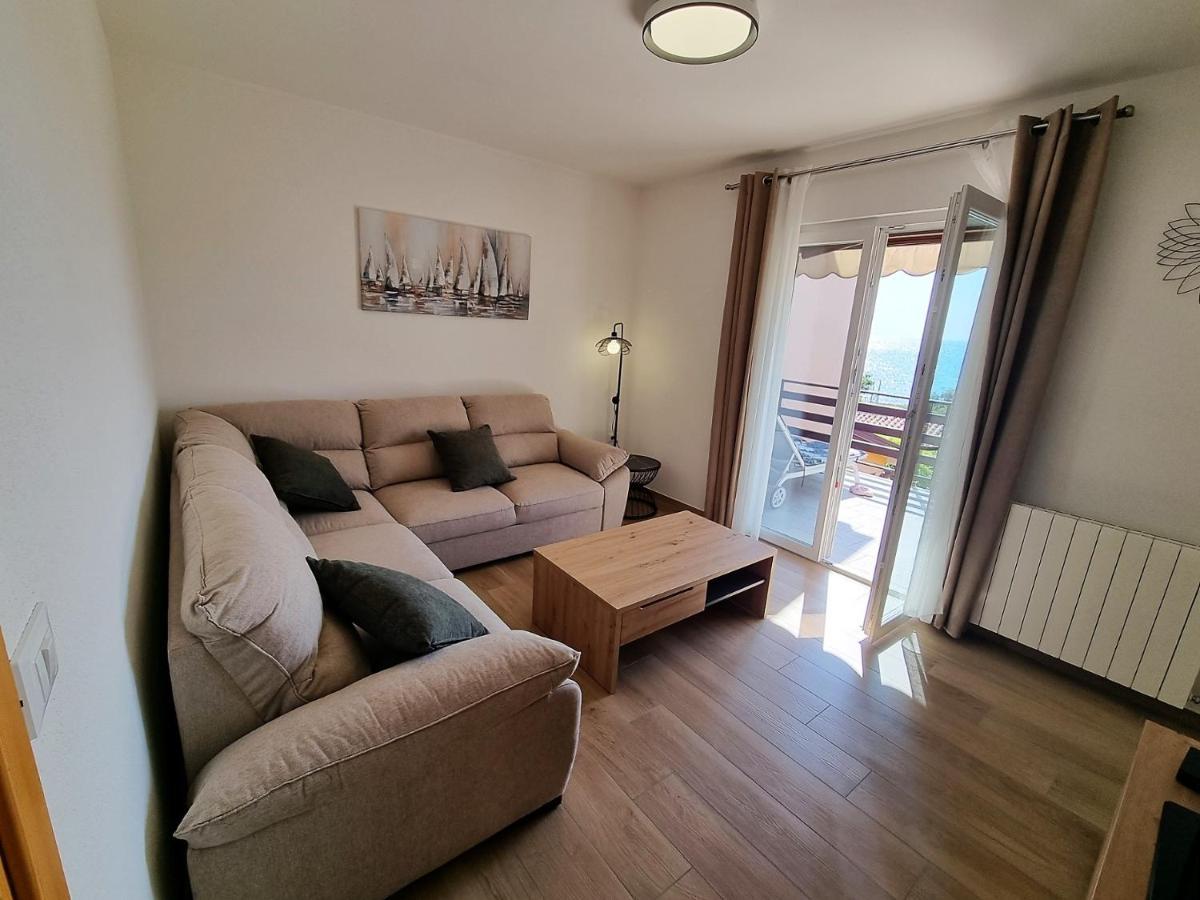 אומאג Apartments Valentina מראה חיצוני תמונה
