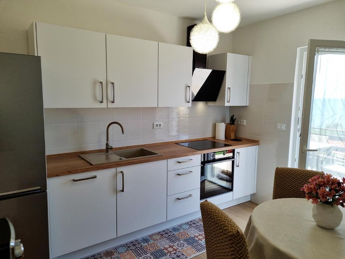 אומאג Apartments Valentina מראה חיצוני תמונה