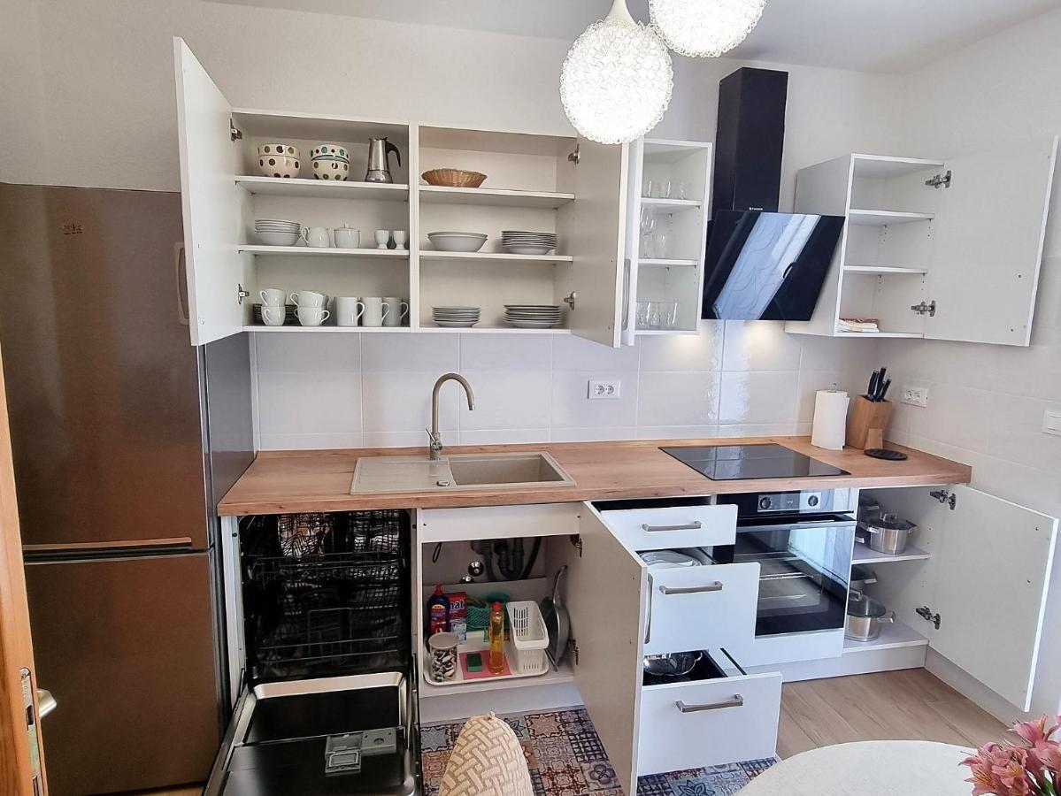 אומאג Apartments Valentina מראה חיצוני תמונה