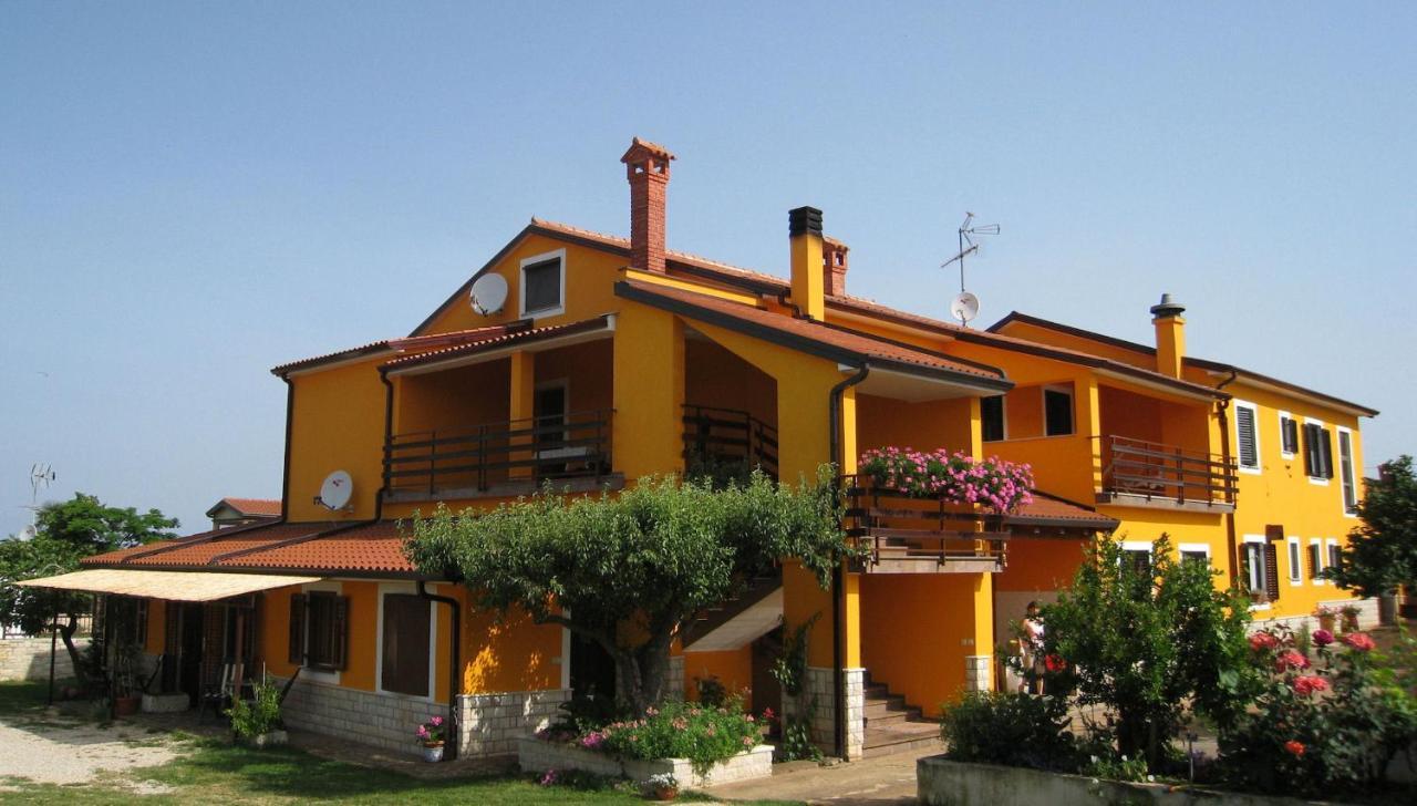 אומאג Apartments Valentina מראה חיצוני תמונה